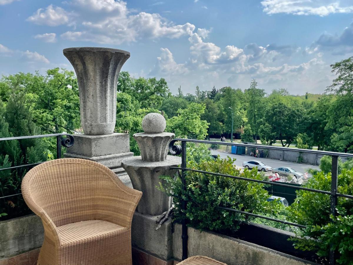 With Terrace Overlooking The Park Apartamento *