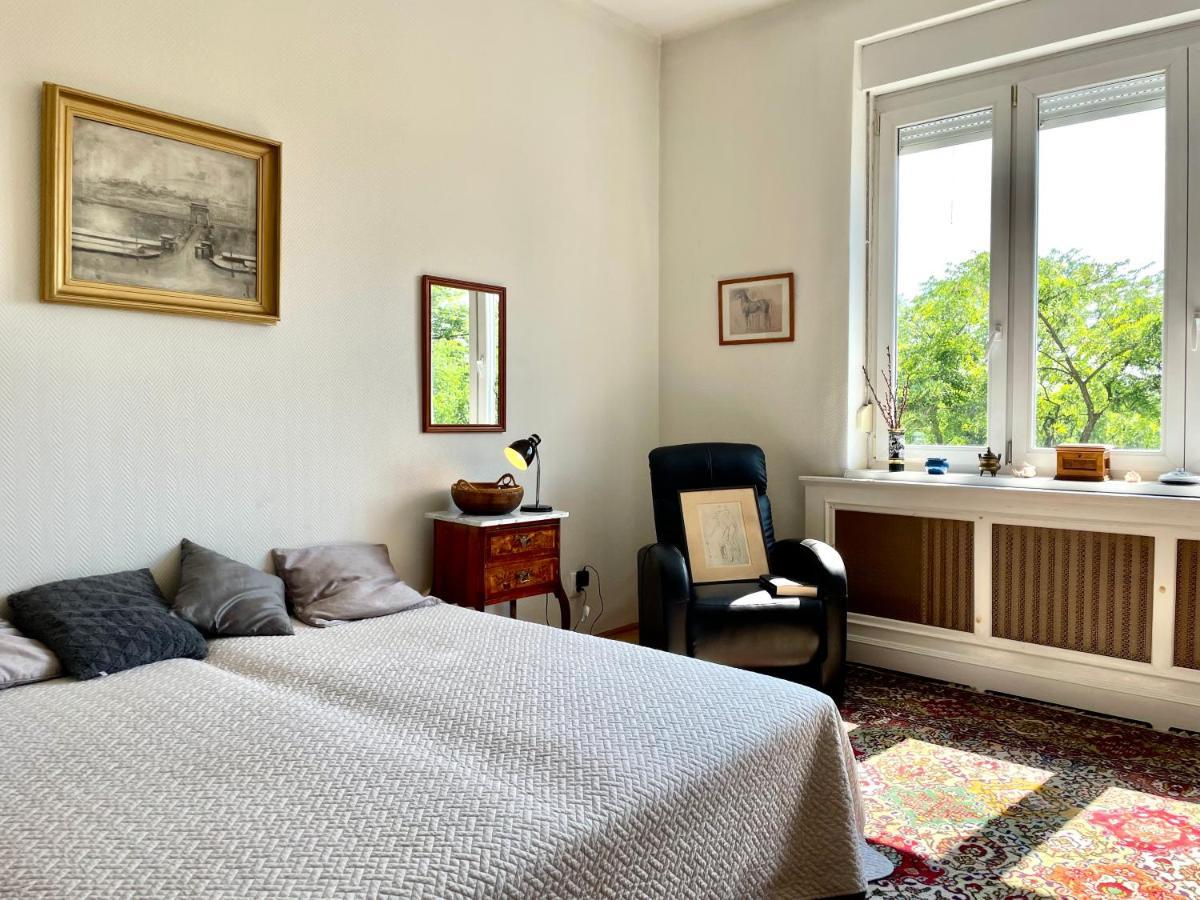 Appartamento With Terrace Overlooking The Park Budapest
