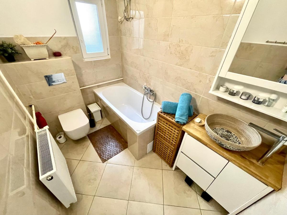 Appartamento With Terrace Overlooking The Park